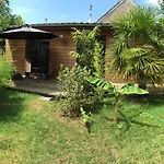 Chambre D'hotes Du Clos Bamboo Bed & Breakfast 3*