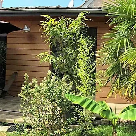 Chambre D'hotes Du Clos Bamboo Bed & Breakfast