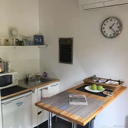 D'hotes Du Clos Bamboo Bed & Breakfast 3*