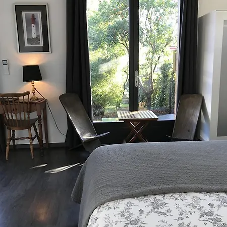 D'hotes Du Clos Bamboo Bed and breakfast Mérignac
